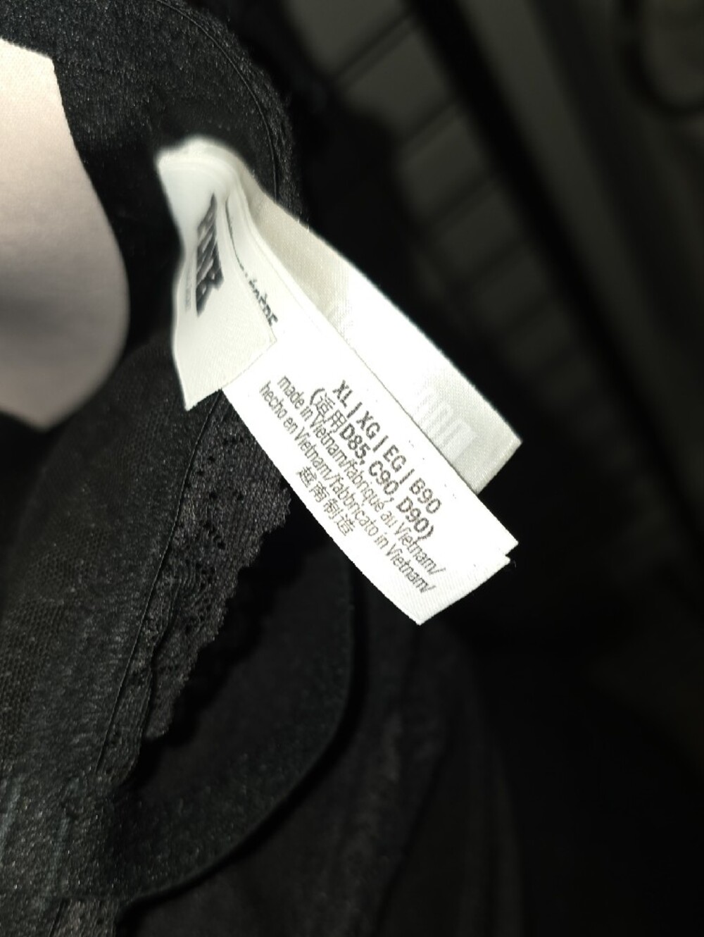 PINK Victoria's Secret Black Lace-Trim Bralette Tank - Picture 9 of 10